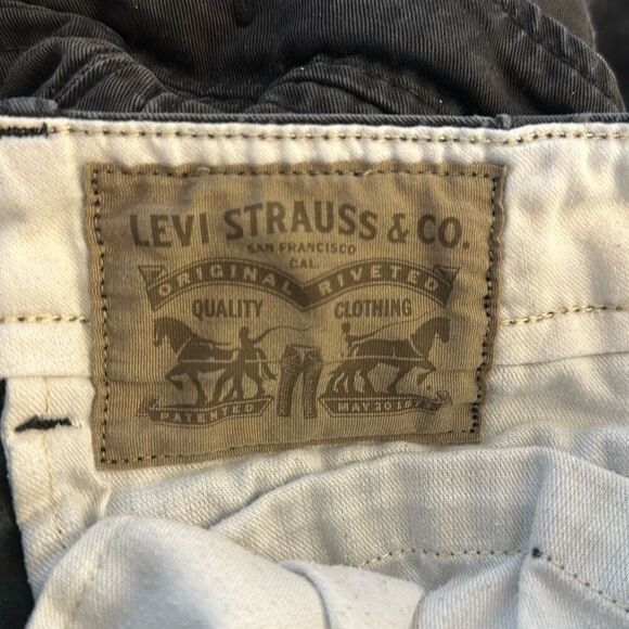 LEVI’S Mens Black Cargo Shorts size 31 White Tab - Picture 6 of 10